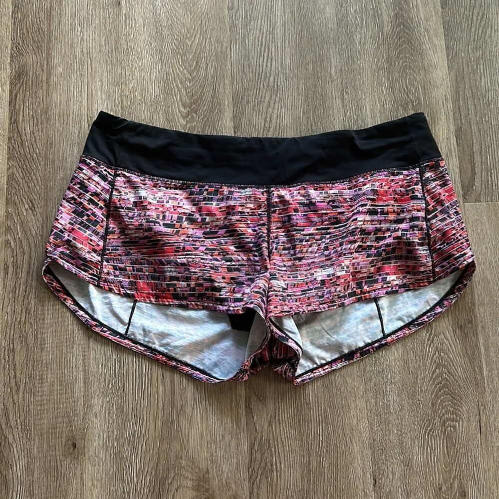 Lululemon Speed Up Low Rise 2.5" Shorts Size 10 Flash Pleat Orange Multi Black